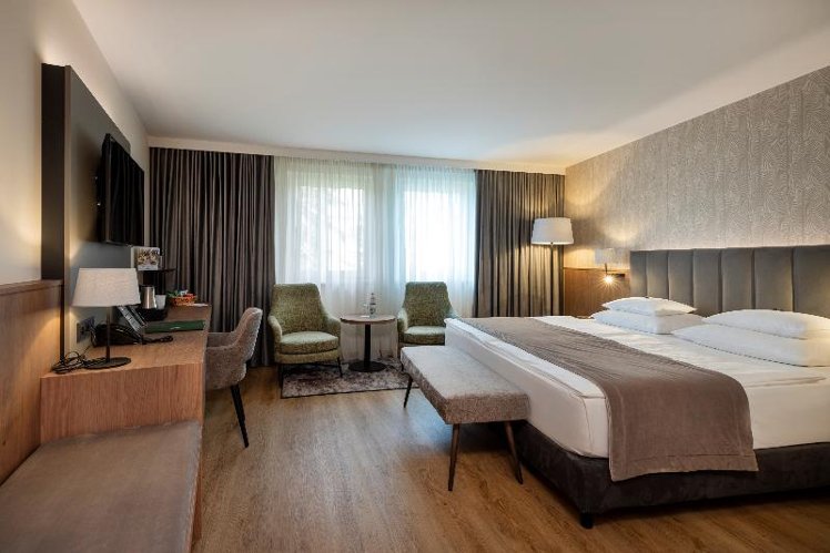 DOUBLE SUPERIOR Room