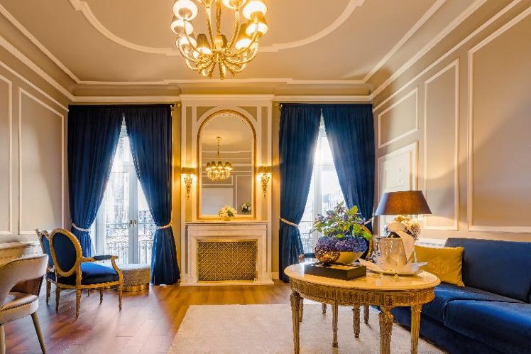 SUITE WITH VIEWS Room