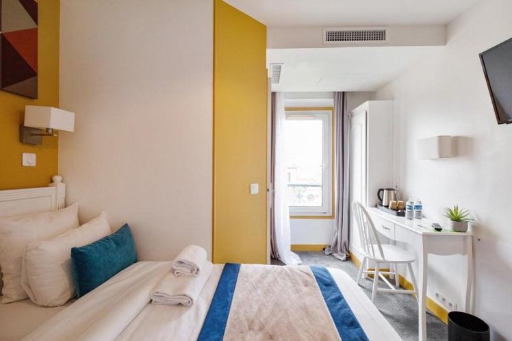DOUBLE SINGLE USE WITH DOUBLE BED Room
