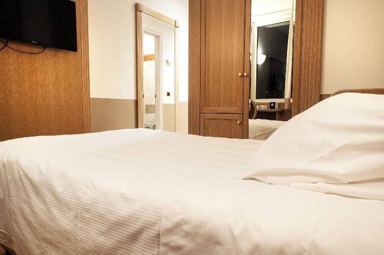 SINGLE SUPERIOR Room