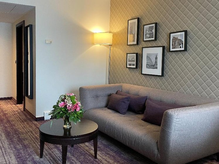 SUITE KING SIZE BED Room