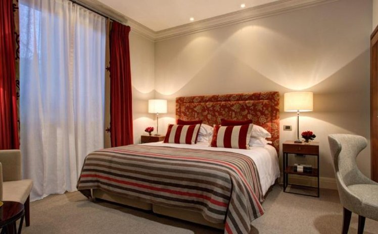 JUNIOR SUITE STANDARD Room
