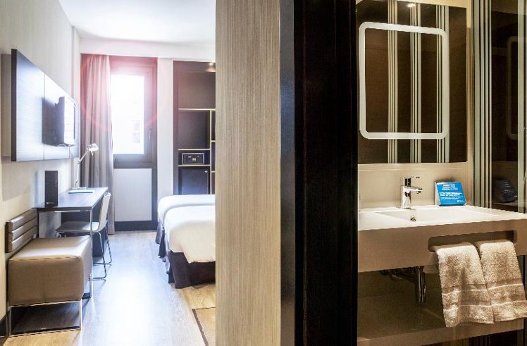 TWIN SUPERIOR Room