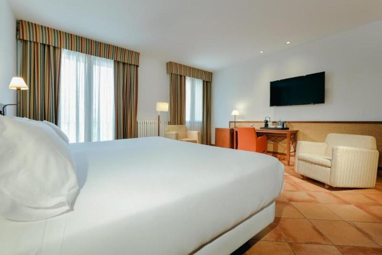 DOUBLE SUPERIOR Room