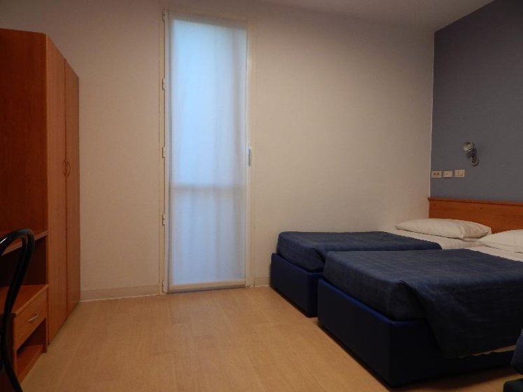 TRIPLE STANDARD Room