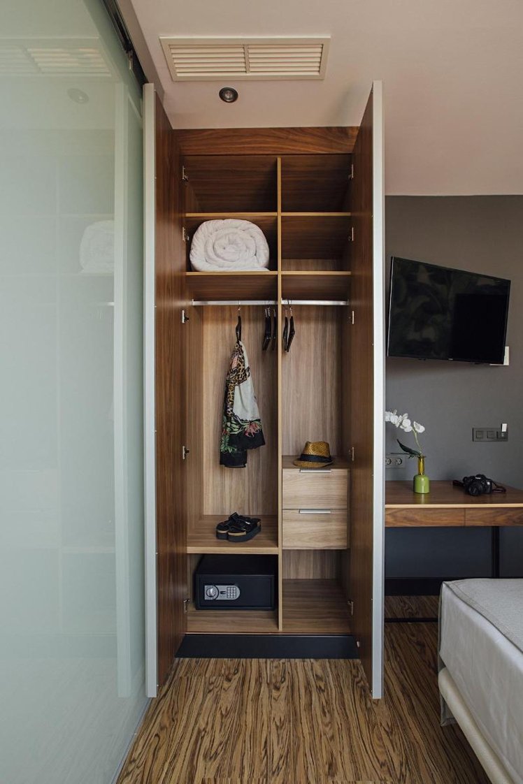 SINGLE WITH BALCONY Room