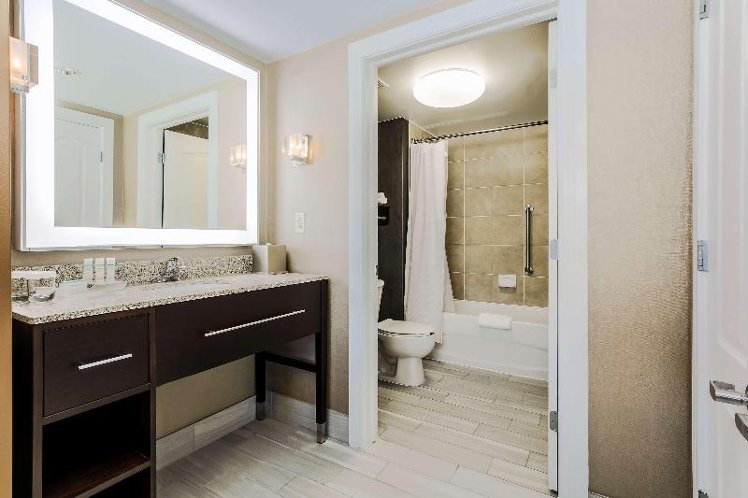 SUITE TWO BEDROOMS TWO BATHROOMS Room