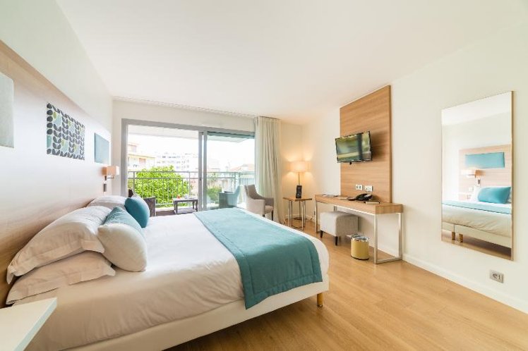 DOUBLE SUPERIOR Room