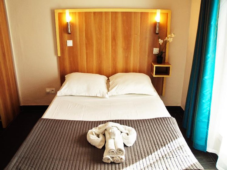 DOUBLE STANDARD Room