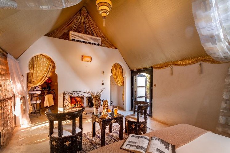 DOUBLE ONE BED Room