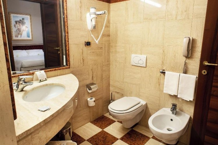 DOUBLE STANDARD Room