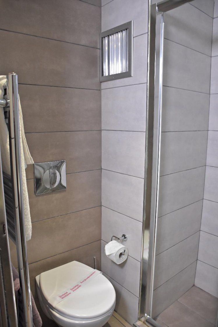 SINGLE STANDARD Room