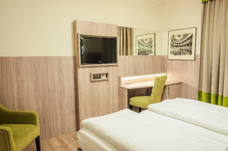 DOUBLE SINGLE USE STANDARD Room