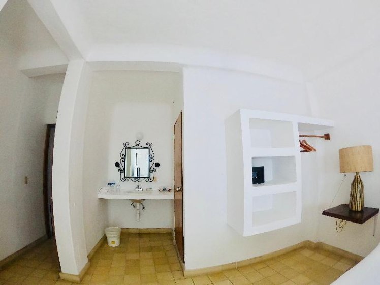 DOUBLE QUEEN SIZE BED Room