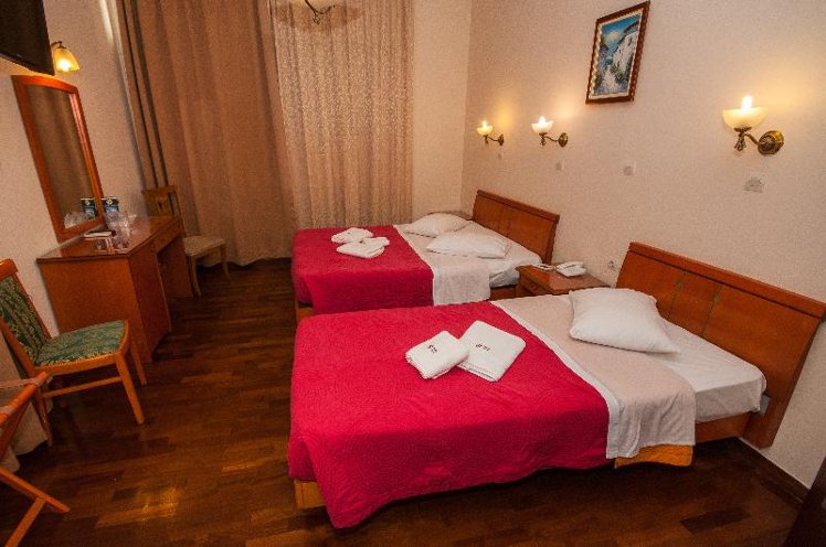 TRIPLE STANDARD Room