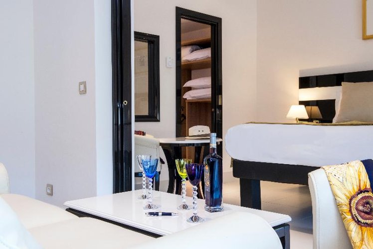 JUNIOR SUITE CLASSIC Room