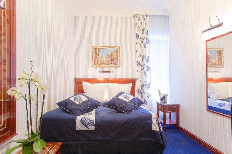 DOUBLE SINGLE USE STANDARD Room