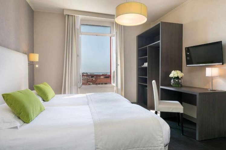 TWIN SUPERIOR Room