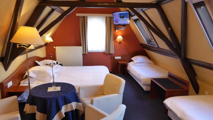 QUADRUPLE STANDARD Room
