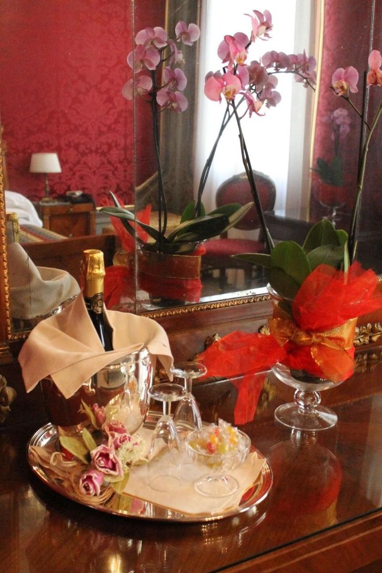 JUNIOR SUITE STANDARD Room