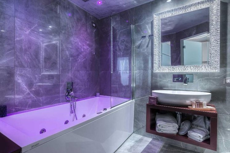 DOUBLE HONEYMOON Room