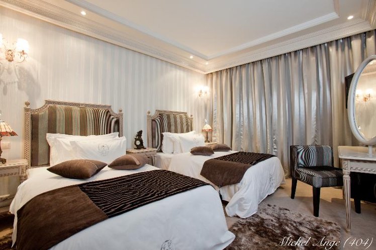 SUITE KING SIZE BED Room