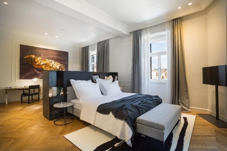 SUITE LUXURY Room