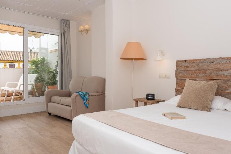 JUNIOR SUITE STANDARD Room