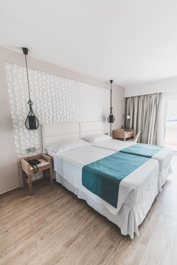 DOUBLE DELUXE SEA VIEW Room