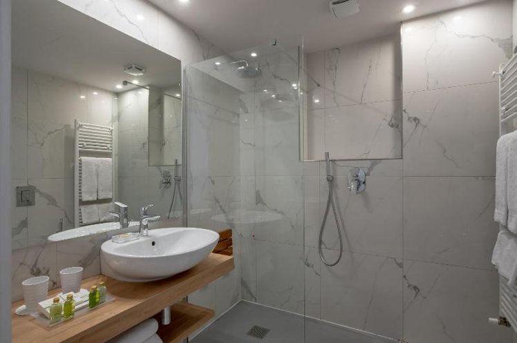 DOUBLE SUPERIOR LAKE VIEW Room