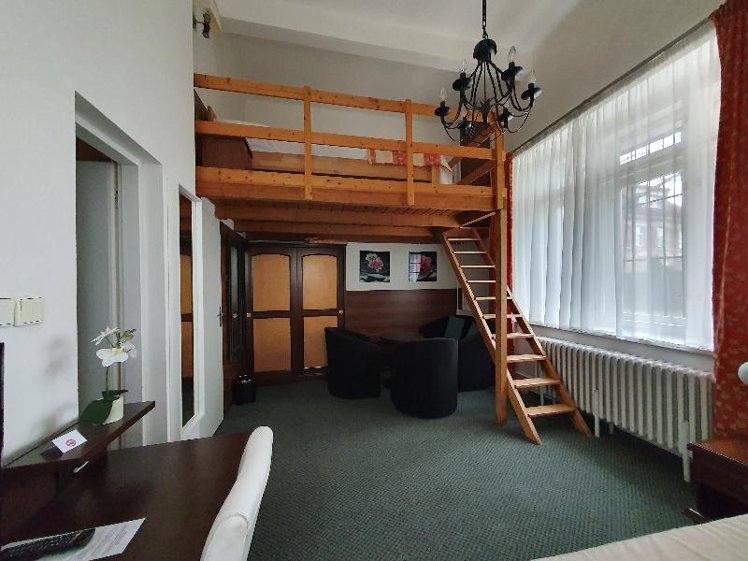 TRIPLE STANDARD Room