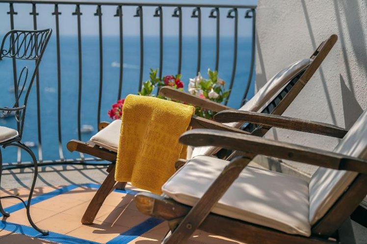 DOUBLE DELUXE SEA VIEW WITH BALCONY Room