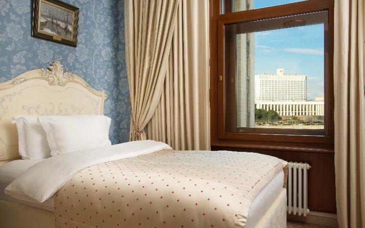 SINGLE STANDARD Room