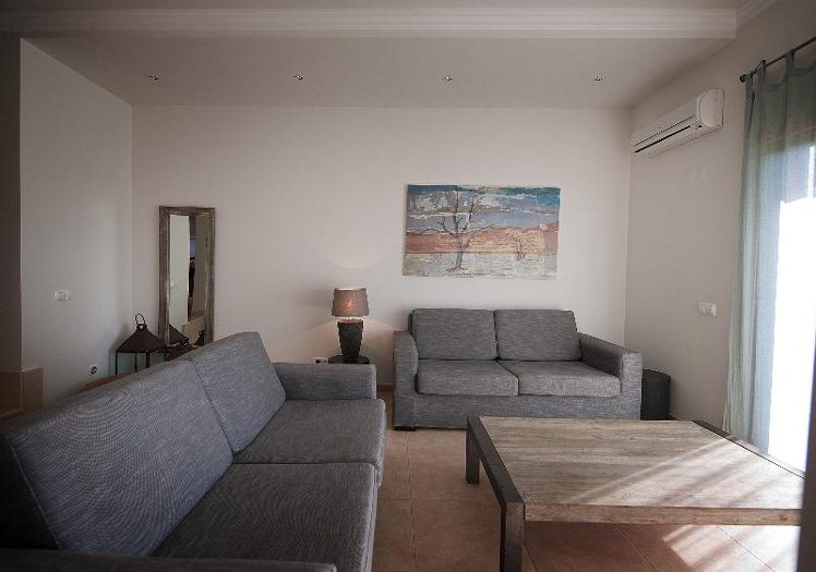 VILLA CAPACITY 4 TWO BEDROOMS Room