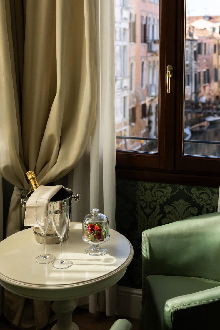 DOUBLE PREMIUM WITH VIEWS Room