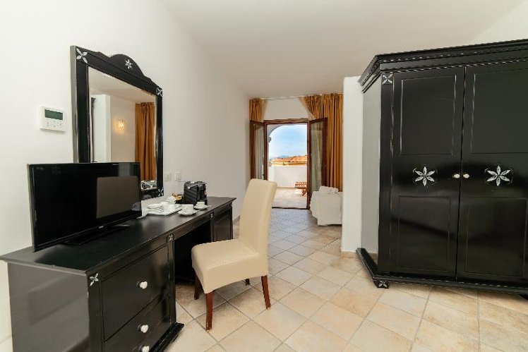JUNIOR SUITE WITH BALCONY Room