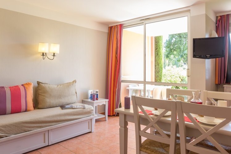 APARTMENT CAPACITY 5 Room