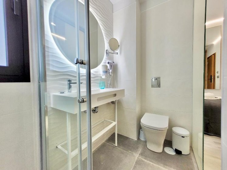 SINGLE STANDARD Room