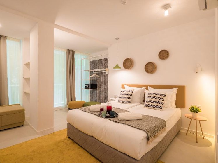 DOUBLE WITH DOUBLE BED Room