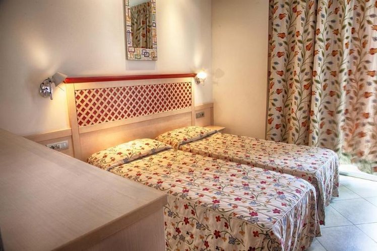 DOUBLE STANDARD Room