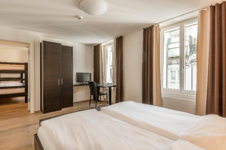 QUADRUPLE STANDARD Room