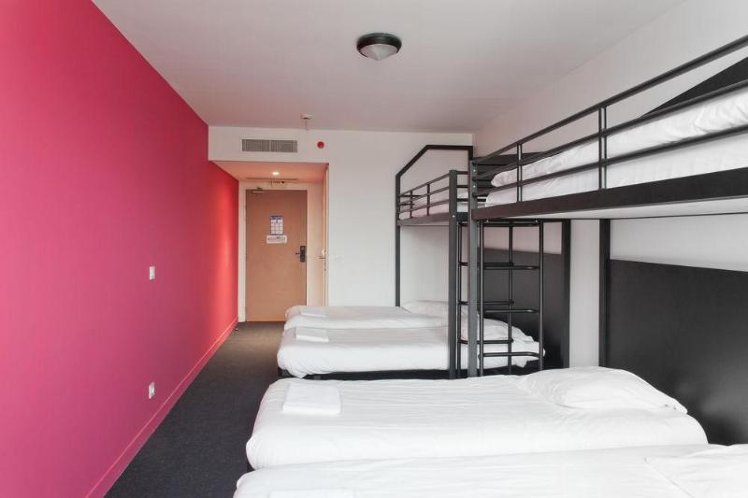 QUADRUPLE STANDARD Room