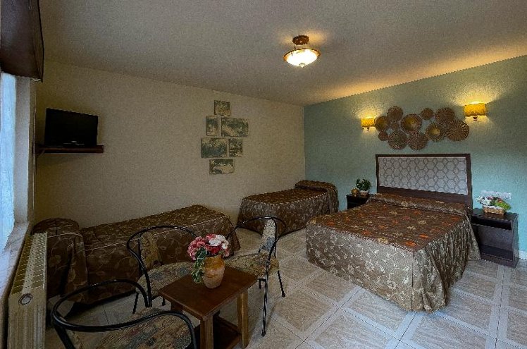 DOUBLE WITH DOUBLE BED Room