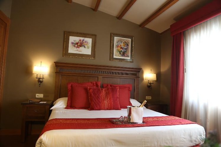 JUNIOR SUITE STANDARD Room