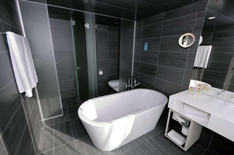 SUITE KING SIZE BED Room
