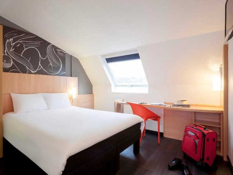 SINGLE STANDARD Room
