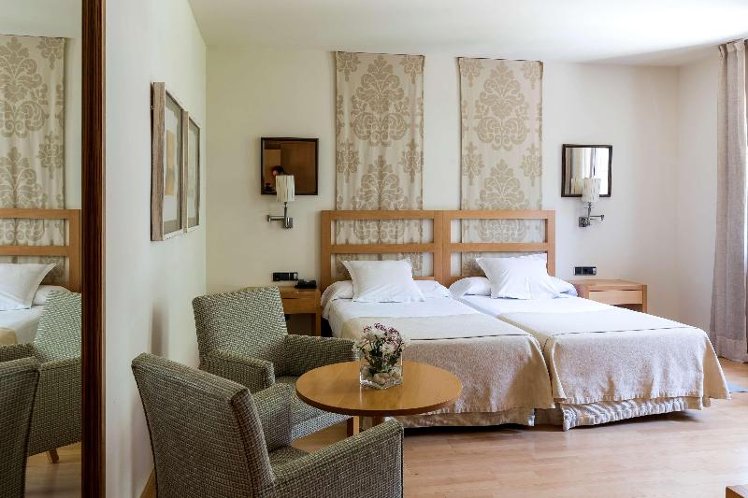 DOUBLE STANDARD Room