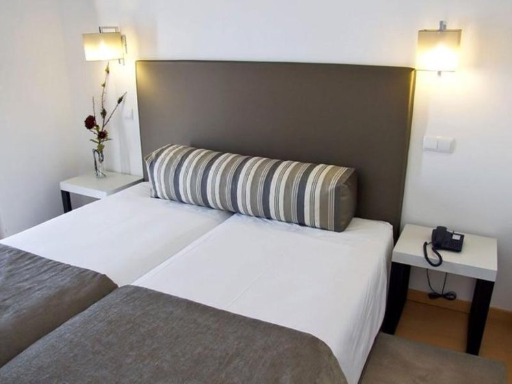 SINGLE WITH BALCONY Room