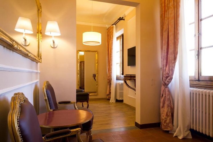 JUNIOR SUITE STANDARD Room