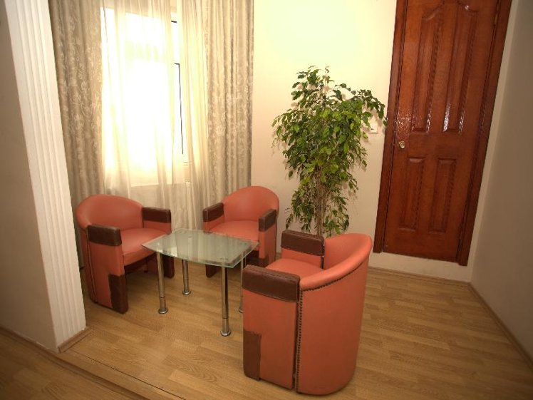 TRIPLE STANDARD Room